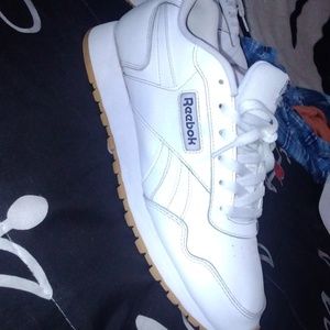White reebok shoes